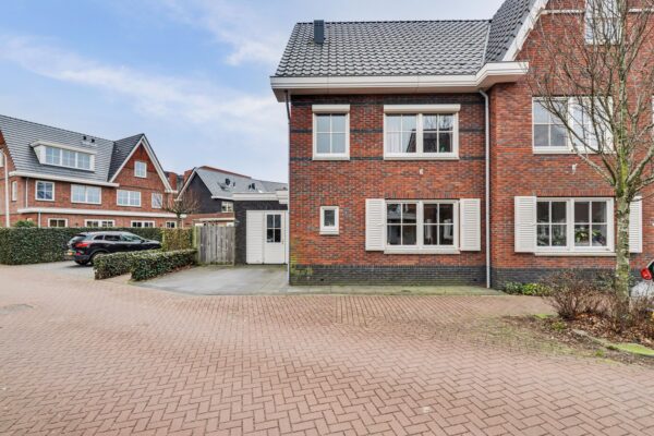 Rijnsburg – Tusschen beide Wegen 3